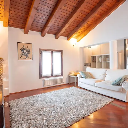 아파트 Centralissimo Vista Municipio, Elegante Con Rooftop 포르데노네